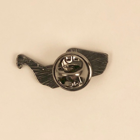 3D Glasses Enamel Pin - Picture 2 of 3